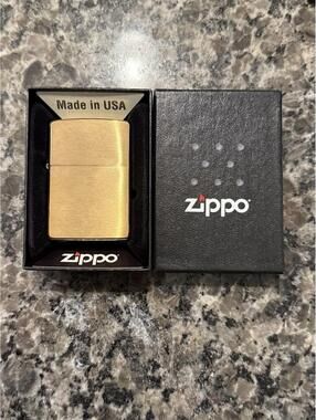 BNIB Zippo Lighter 204B REG BR FN BRS WO/SB Brushed Solid Brass